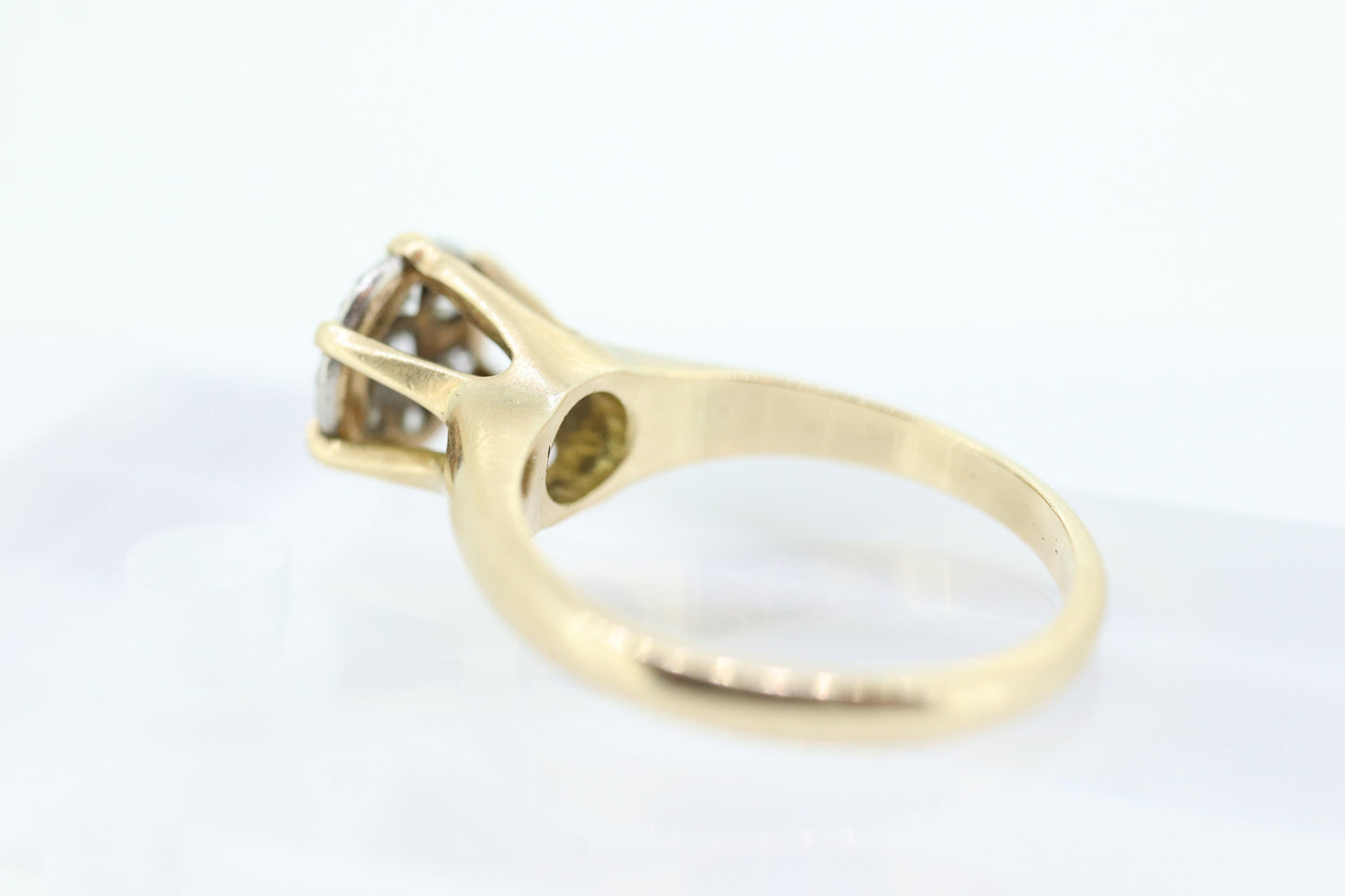 Vintage Diamond Daisy Cluster Elevated on Ring. 14k Yellow gold Vintage Diamond Daisy Cluster Illusion set ring. st(161)