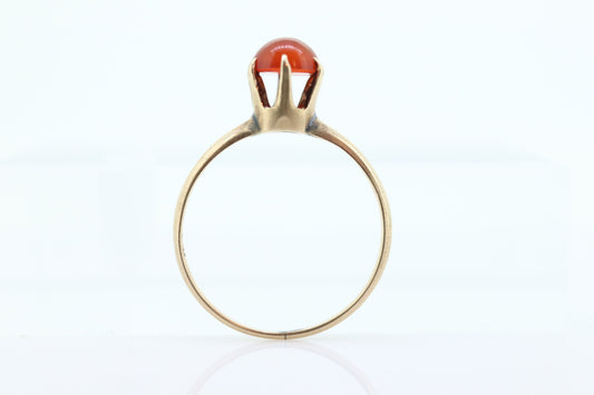 10k Victorian Claw Set Carnelian. Antique 10k Gold Round carnelian claw set solitaire cabochon. st(56)