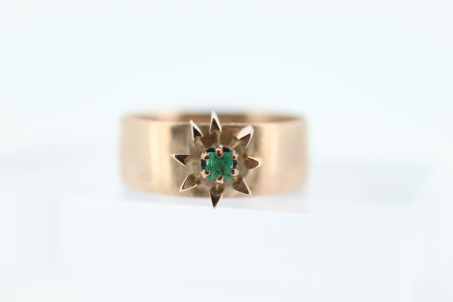 Antique 10k Victorian Emerald Star Burst Wide ring. Antique emerald STAR Burst Rose Gold Wide band cigar ring. st(98)