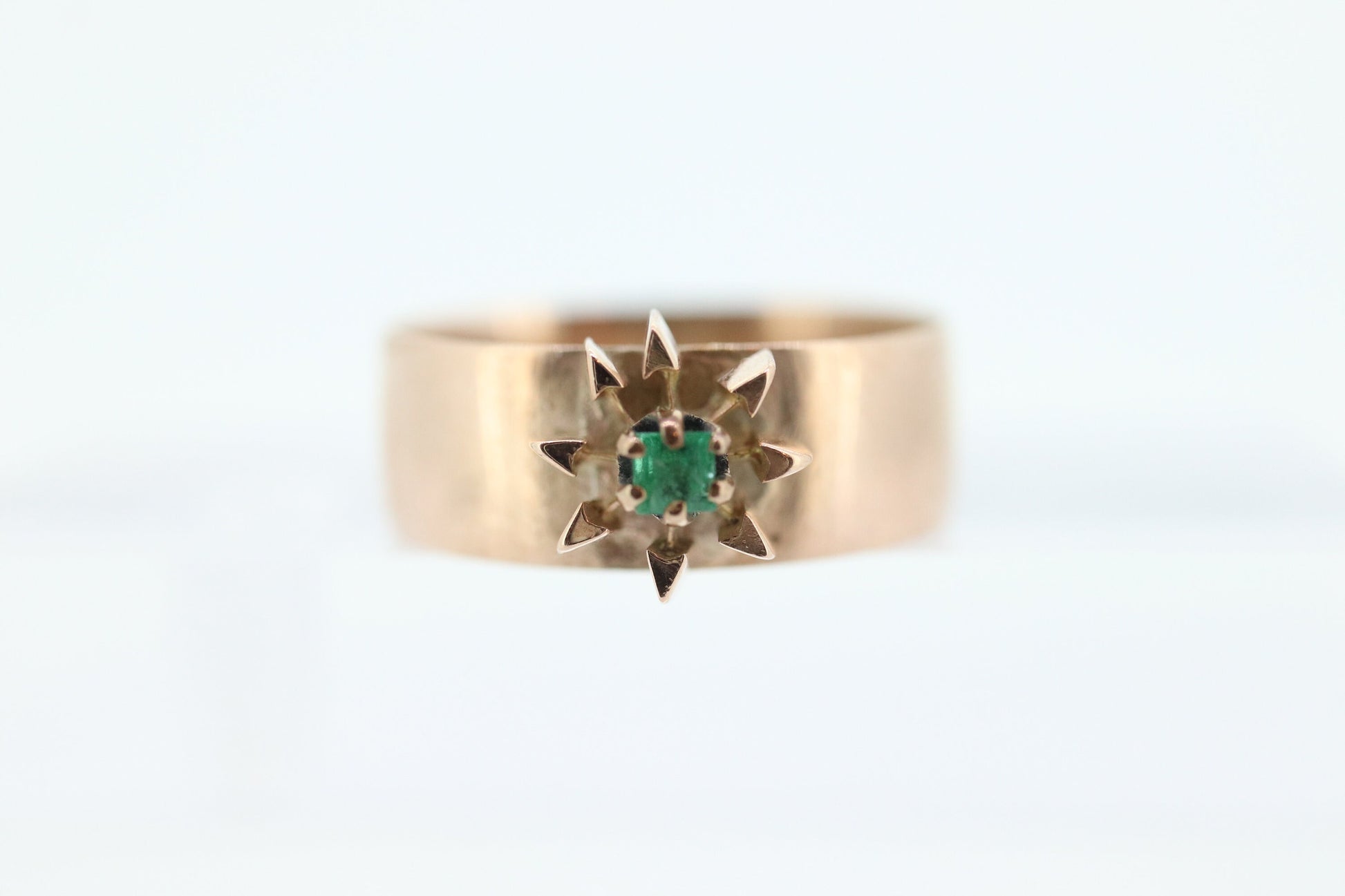 Antique 10k Victorian Emerald Star Burst Wide ring. Antique emerald STAR Burst Rose Gold Wide band cigar ring. st(98)
