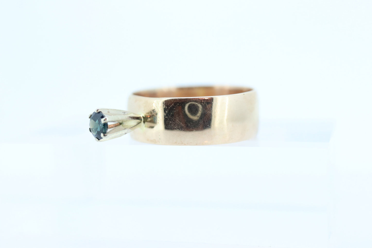 10k Blue Sapphire solitaire high setting ring. 10k Victorian Wide band Prong set Sapphire wide cigar band. st(130)