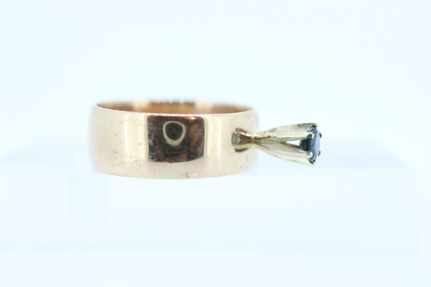 10k Blue Sapphire solitaire high setting ring. 10k Victorian Wide band Prong set Sapphire wide cigar band. st(130)