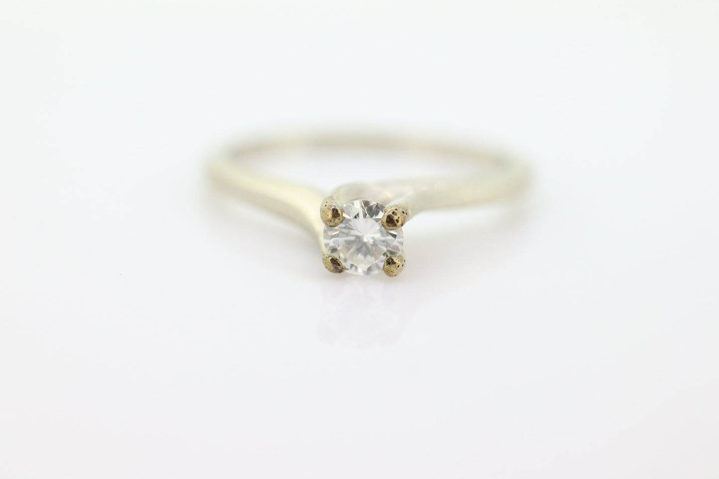 14k White Gold Bypass Diamond 0.20ct Certified Solitaire Engagement Ring. Appraisal included. Wedding ring, Diamond Engagement for women