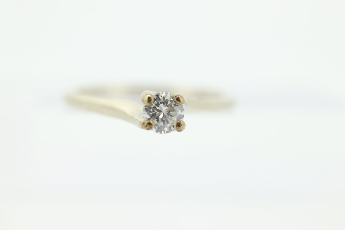 14k White Gold Bypass Diamond 0.20ct Certified Solitaire Engagement Ring. Appraisal included. Wedding ring, Diamond Engagement for women