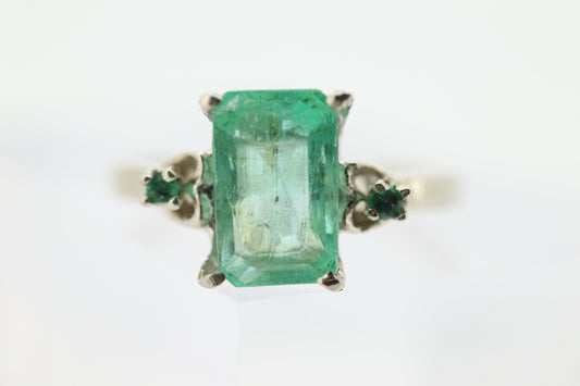 14k Natural Emerald White gold solitaire ring. Genuine Natural Emerald Ring with emerald accents. st(121)