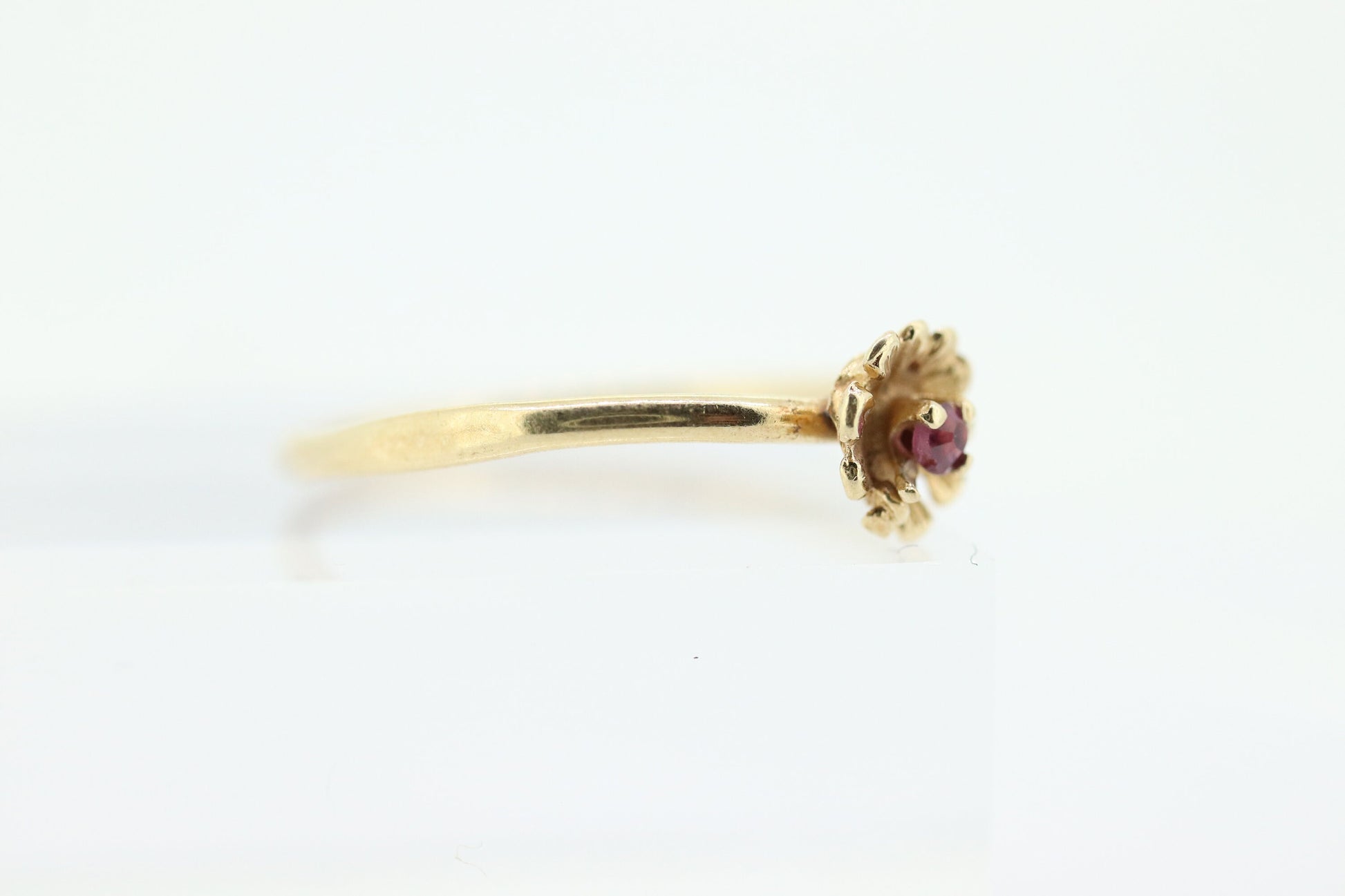 Flower Ruby Set dainty ring. Ring 14k Gold with tiny ruby. Flower Ring.Daisy flower ring. st(70)