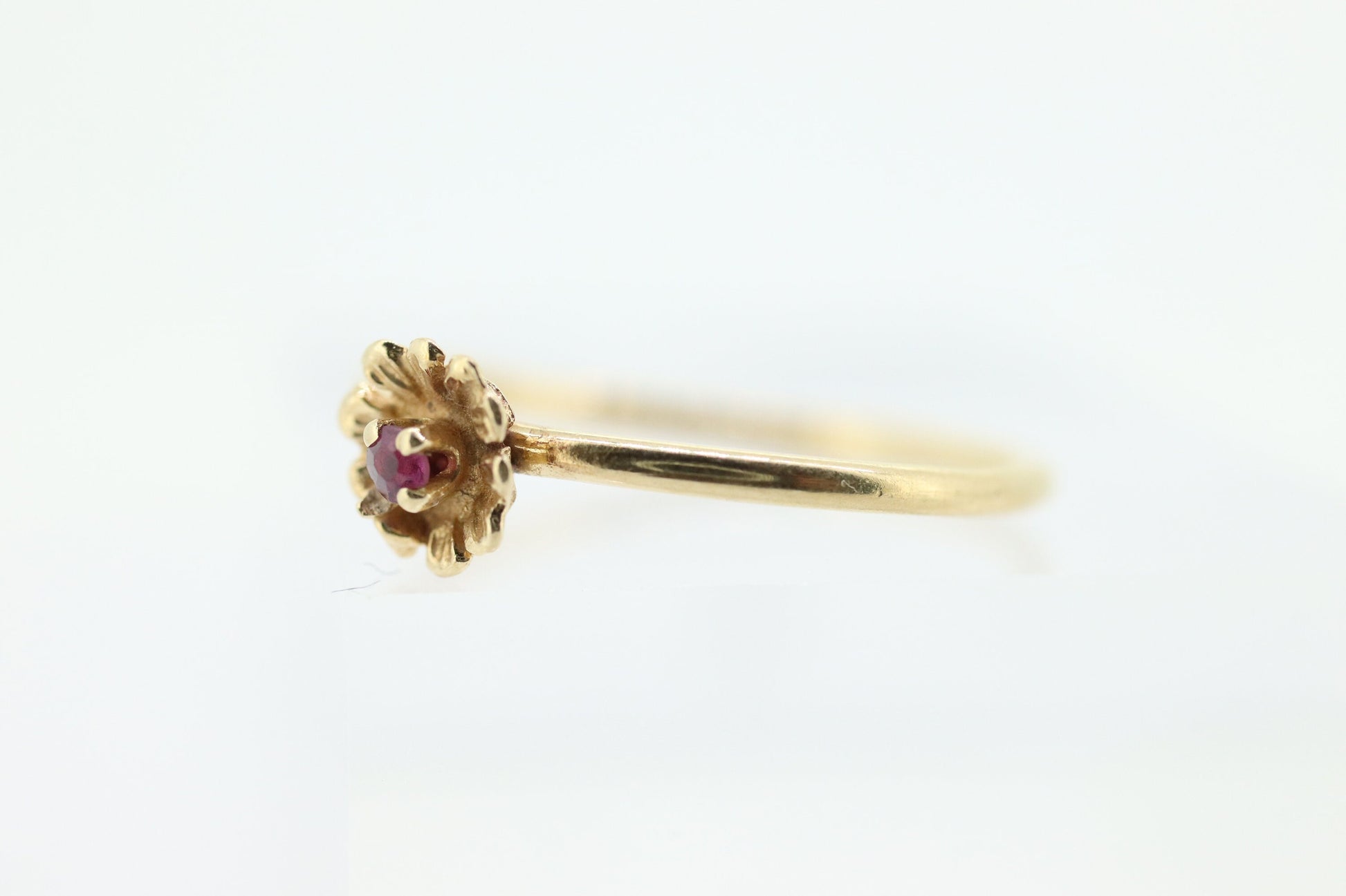 Flower Ruby Set dainty ring. Ring 14k Gold with tiny ruby. Flower Ring.Daisy flower ring. st(70)