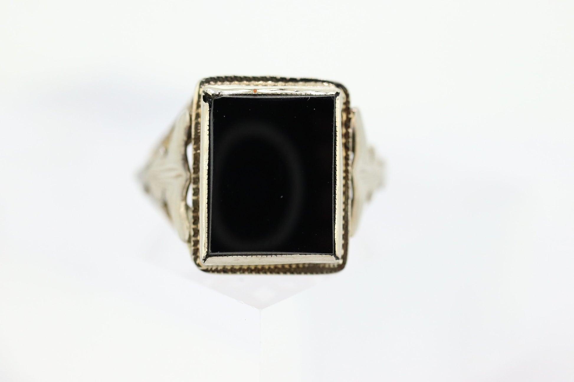 14k ONYX ring. ONYX Modern and Slim Picture Frame Rectangle Onyx signet ring. Mourning Ring Sz 3 stock(126/50)