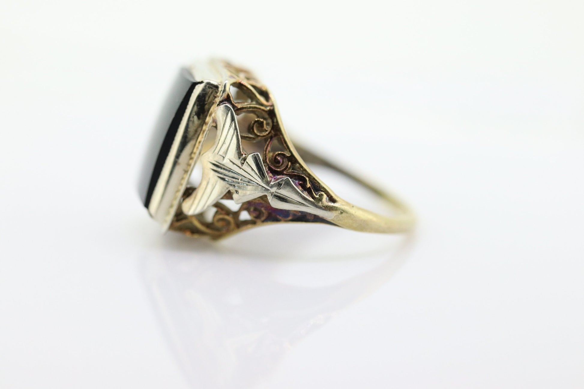 14k ONYX ring. ONYX Modern and Slim Picture Frame Rectangle Onyx signet ring. Mourning Ring Sz 3 stock(126/50)