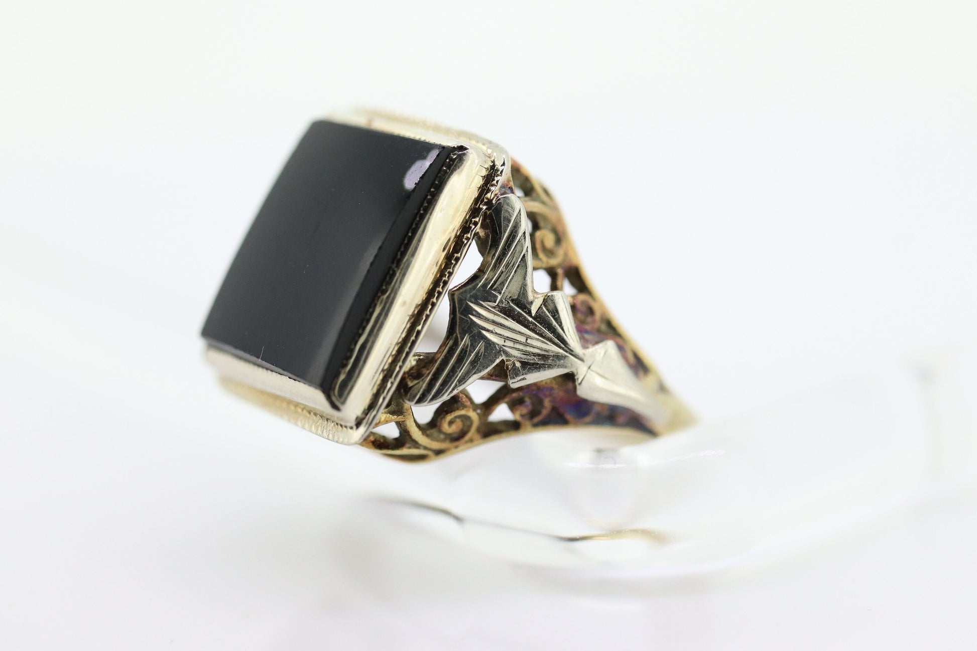 14k ONYX ring. ONYX Modern and Slim Picture Frame Rectangle Onyx signet ring. Mourning Ring Sz 3 stock(126/50)