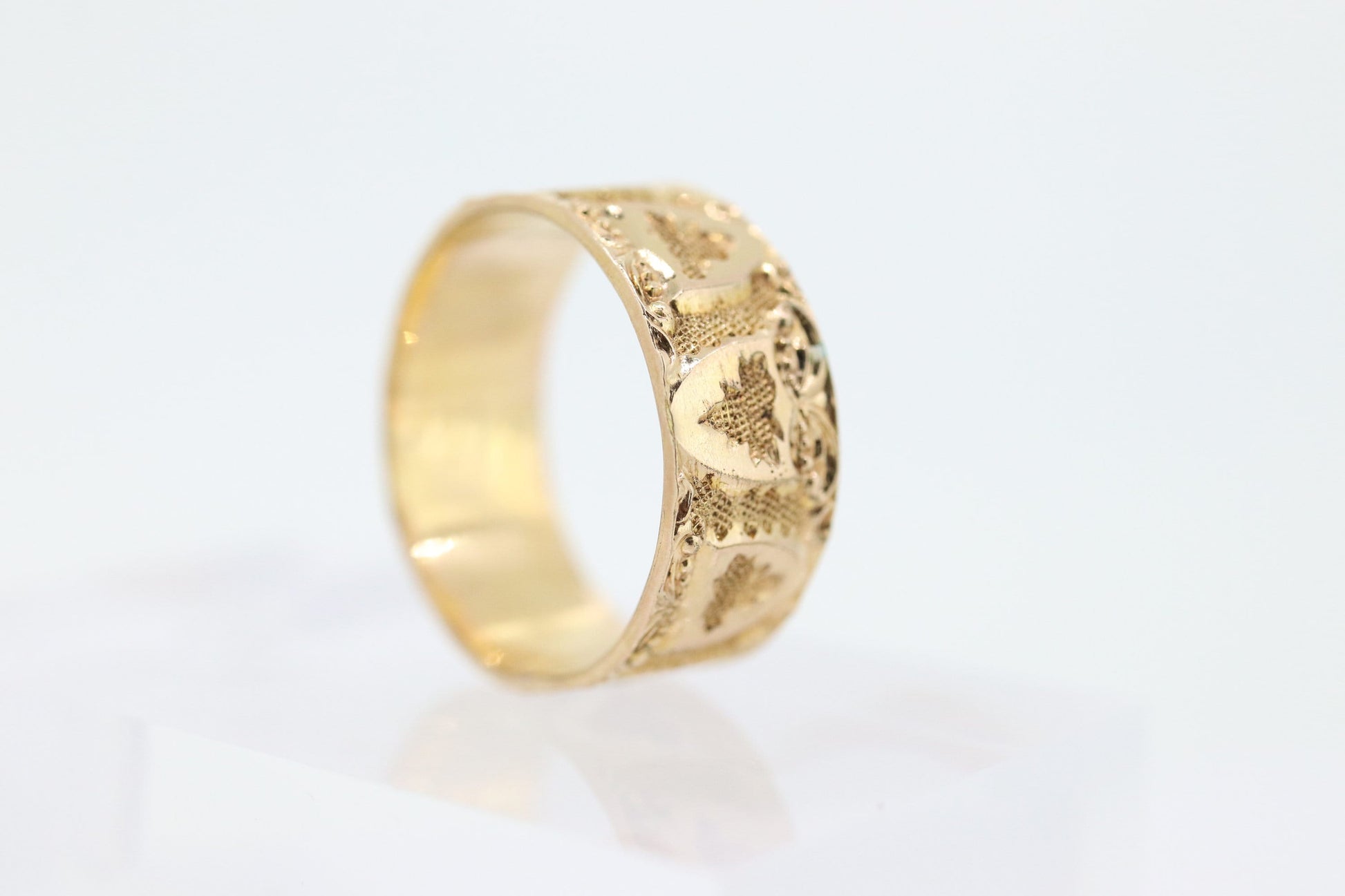 14k Wide Cigar band. S.Bros. Stanley Bros Brothers Antique Embossed Engraved Grape Leaf Shield design. 8.5mm sz9.5 st(218/50)
