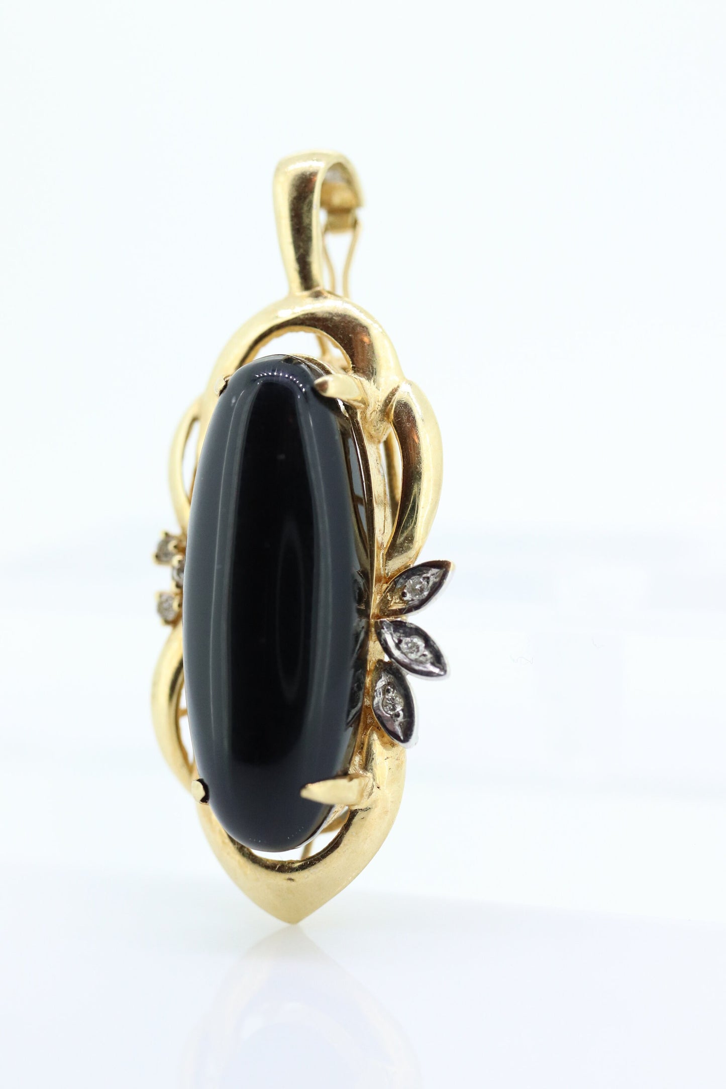 14k Onyx and Diamond Pendant. Large Onyx Pendant st(55/11)
