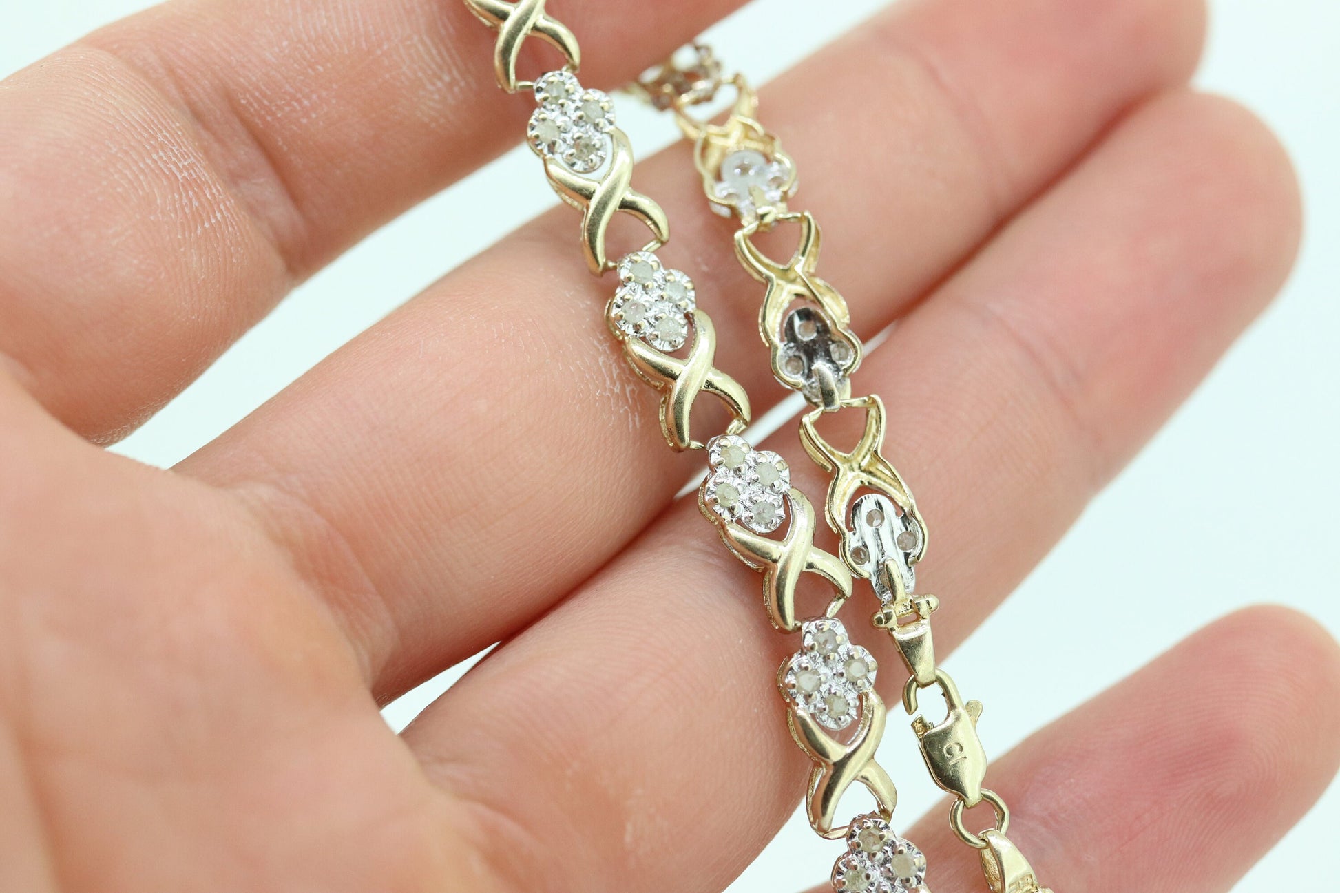 10k Diamond XOXO slide Bracelet. 10k Yellow White Gold Kiss Hug Diamond Bracelet.  st(145)