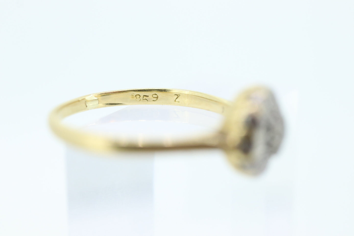 18k Diamond Daisy Cluster ring. Made in Birmingham UK England 1989. 750 18ct White Yellow Diamond Ring. st(135)