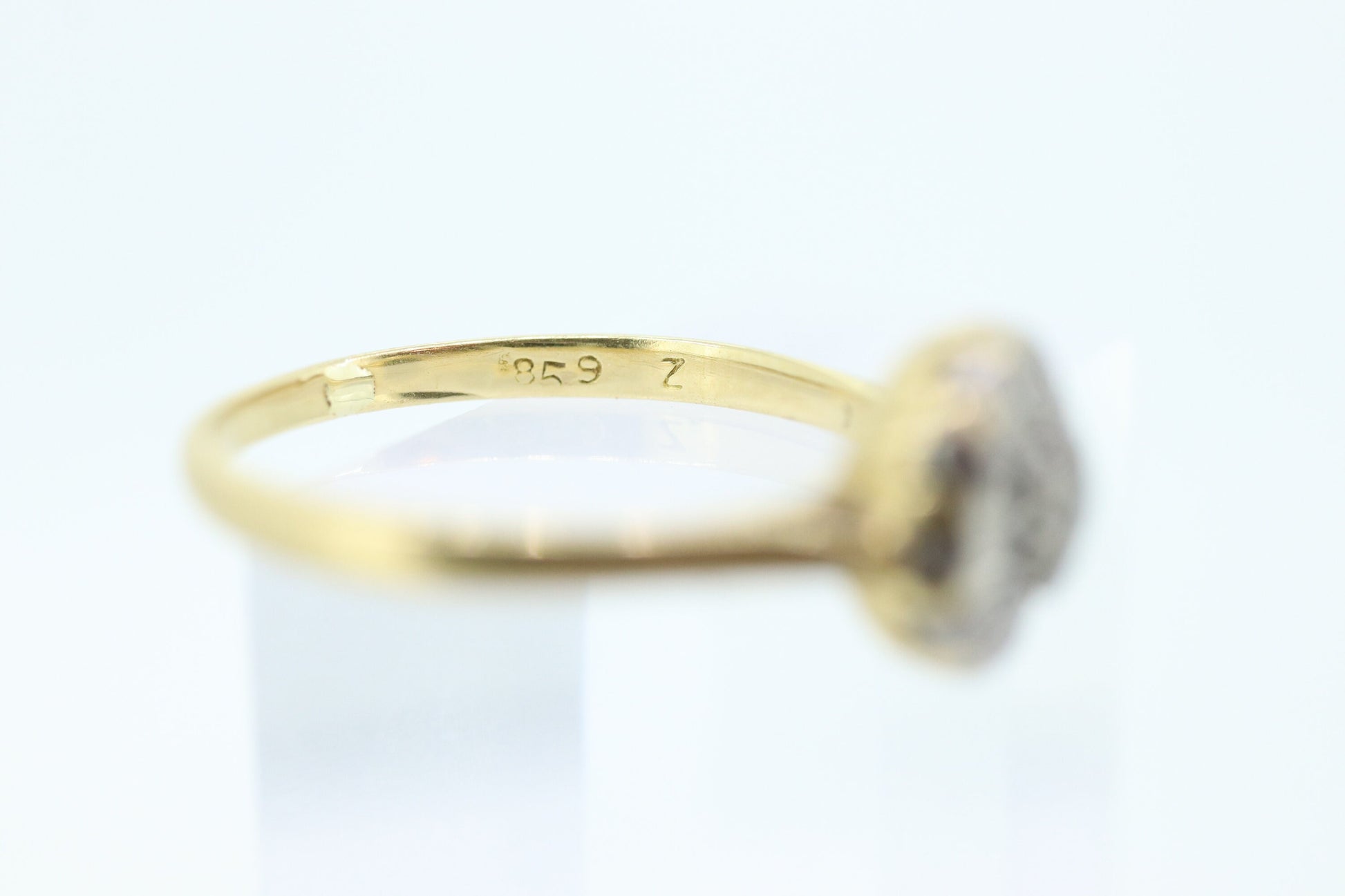 18k Diamond Daisy Cluster ring. Made in Birmingham UK England 1989. 750 18ct White Yellow Diamond Ring. st(135)