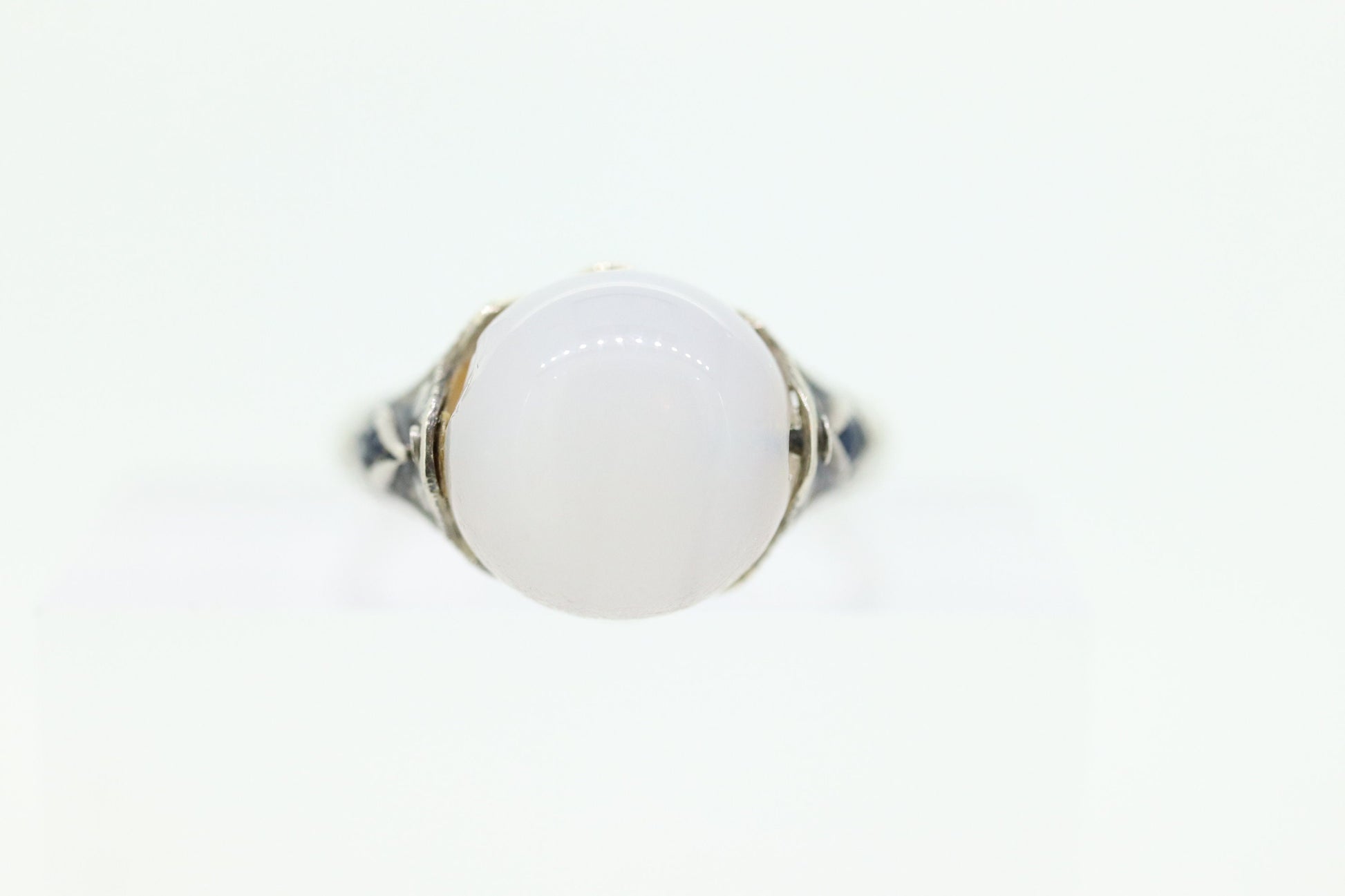 14k DELTAH MOONSTONE and Sapphire ring. White Gold Engraved with Sapphire and White Moonstone ORB sphere cabochon ring. st(30)