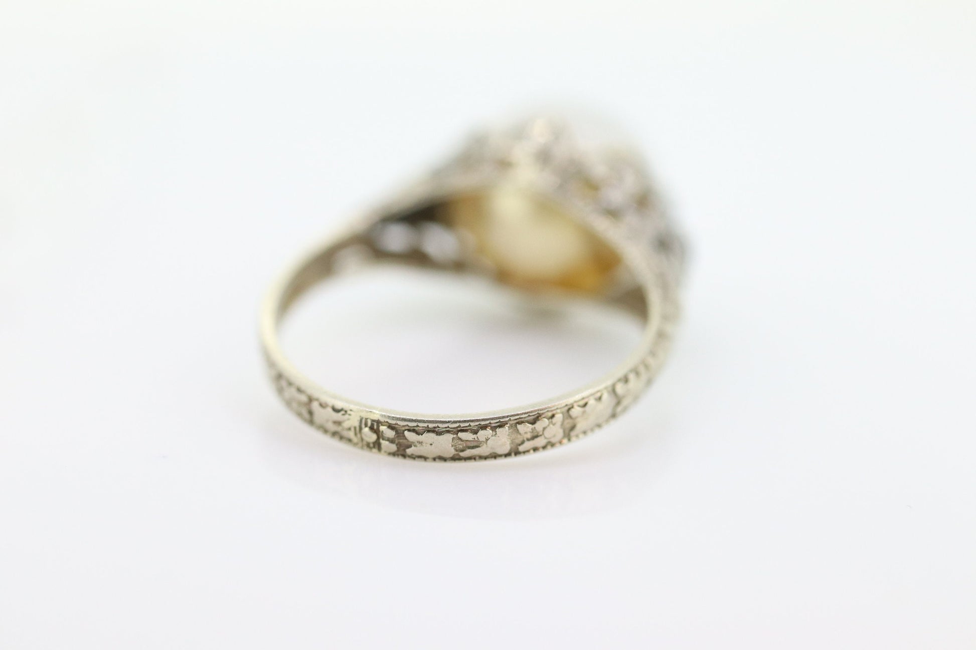 14k DELTAH MOONSTONE and Sapphire ring. White Gold Engraved with Sapphire and White Moonstone ORB sphere cabochon ring. st(30)