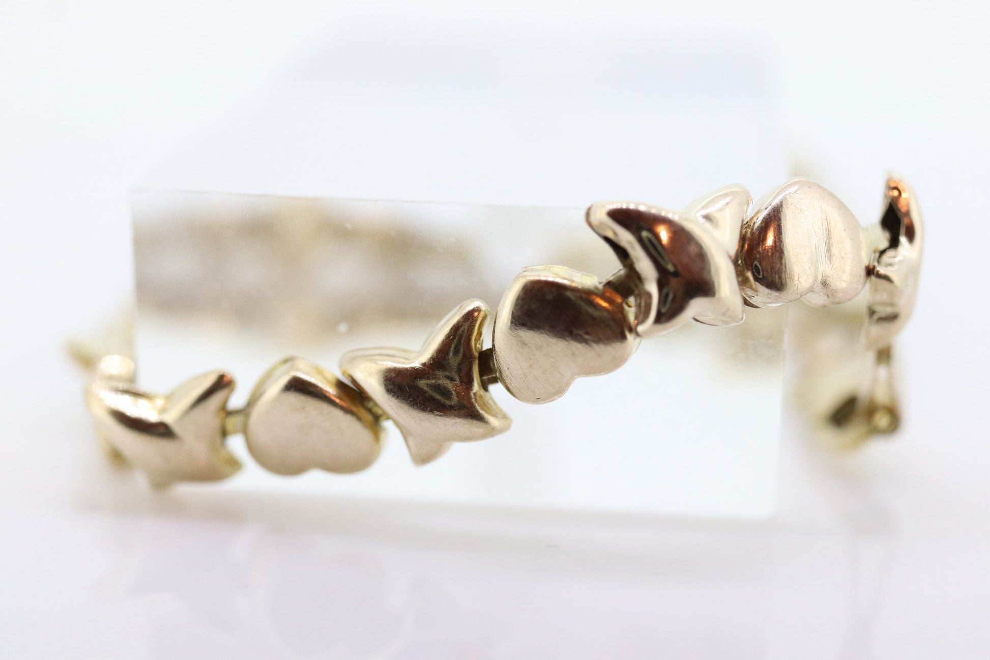 10k XOXO Heart Bracelet. 10k Yellow Gold Kiss Hug Heart XO Bracelet.  st(118)