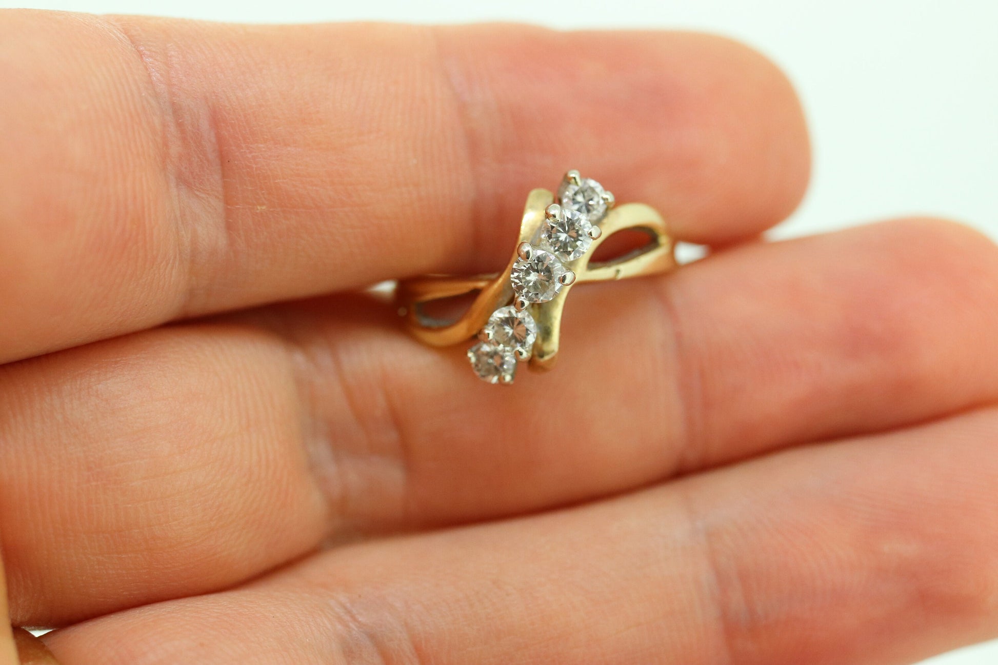 14K Bypass Diamond Ring. Total 0.48ctw Diamond Wave.  Stacked. Toi et moi band. Yellow Gold ring. Sz7.25 st(166/75)