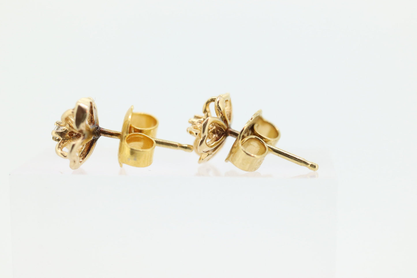 14k Diamond Clover Flower or Star stud earrings. st(45)