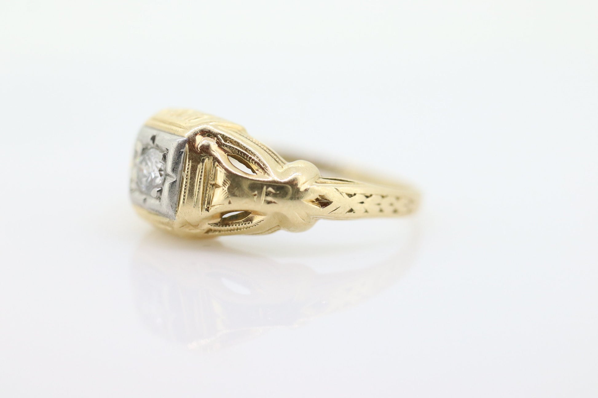 Art Deco Diamond Solitaire Ring. 14k Gold Old European Cut diamond  floral Ring st(112)