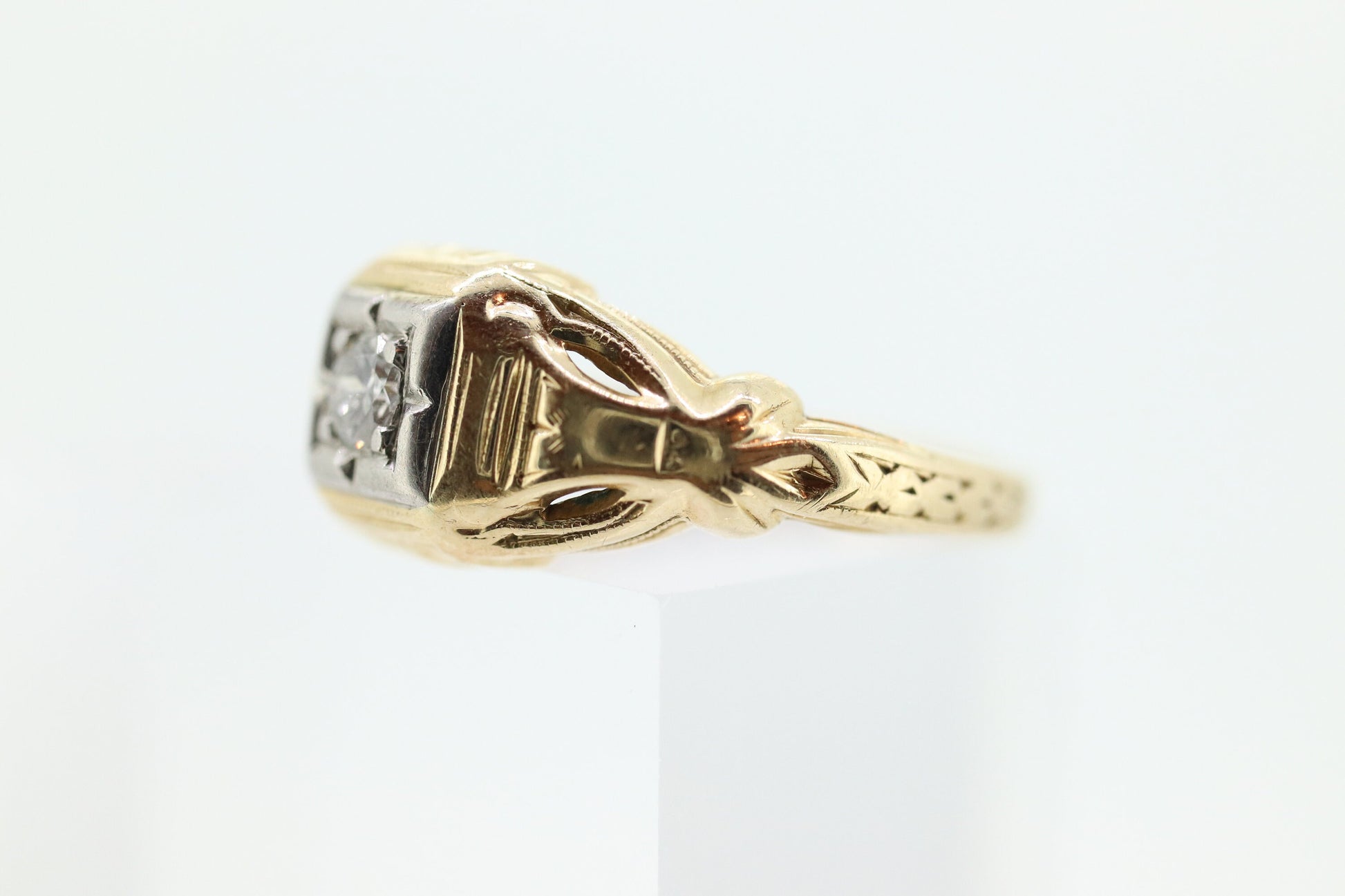 Art Deco Diamond Solitaire Ring. 14k Gold Old European Cut diamond  floral Ring st(112)