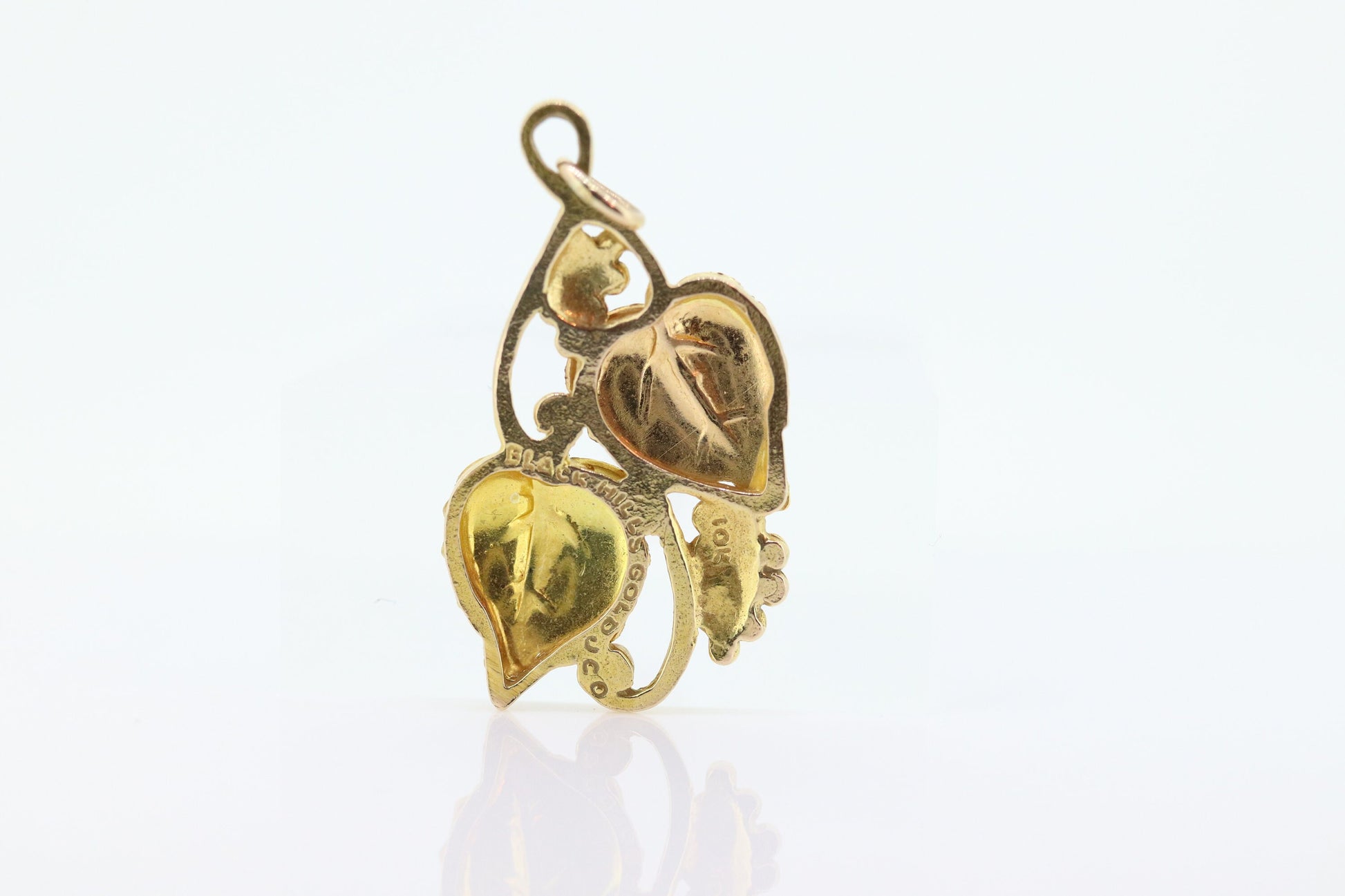 10k 12k Black Hills Gold Pendant. Black Hills Gold Vine Leaves Charm st(60)