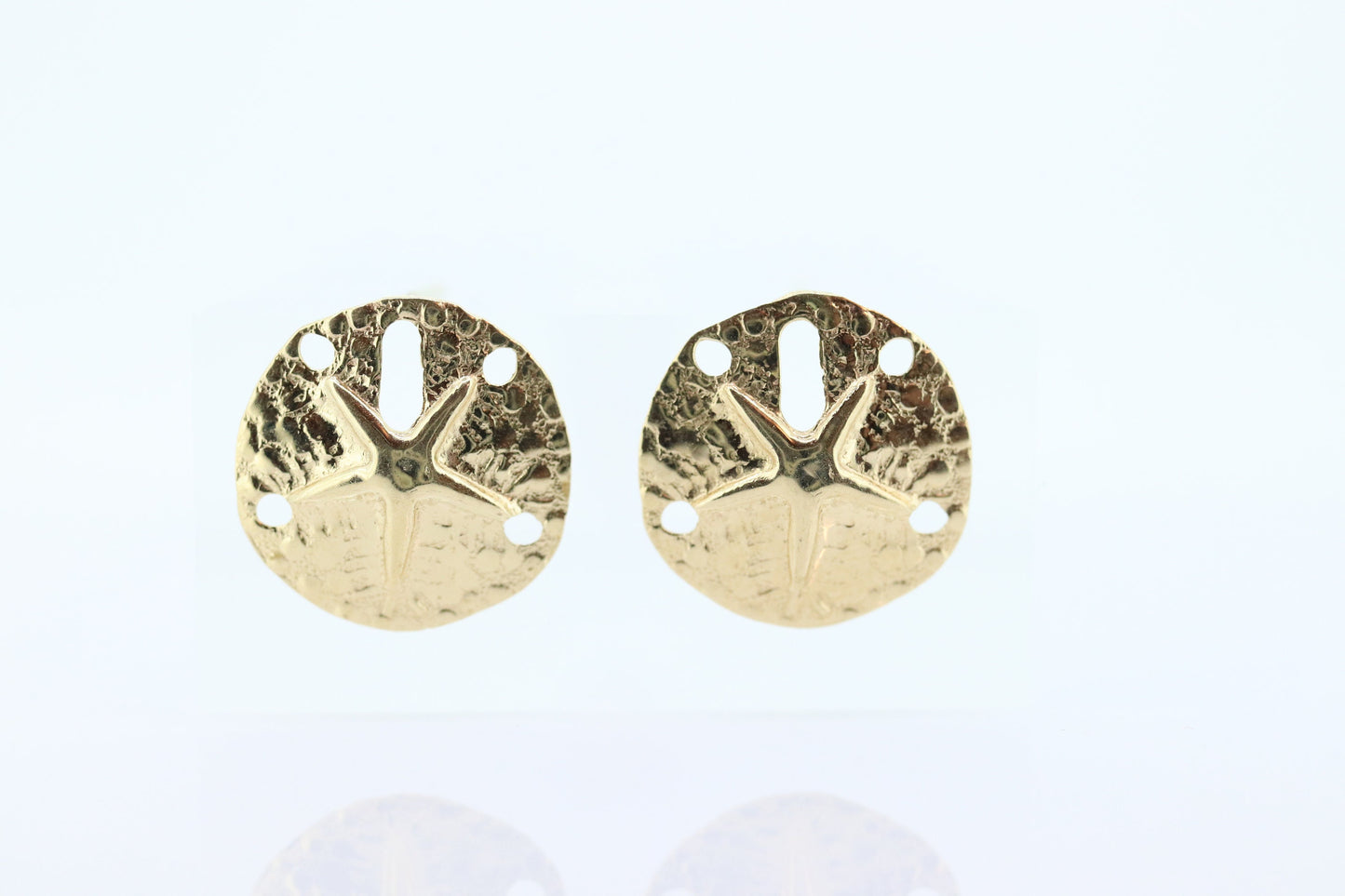 14k Gold Stud SeaStar Sea star Earrings. 14k Yellow gold Sea Star medallion earrings st(44)