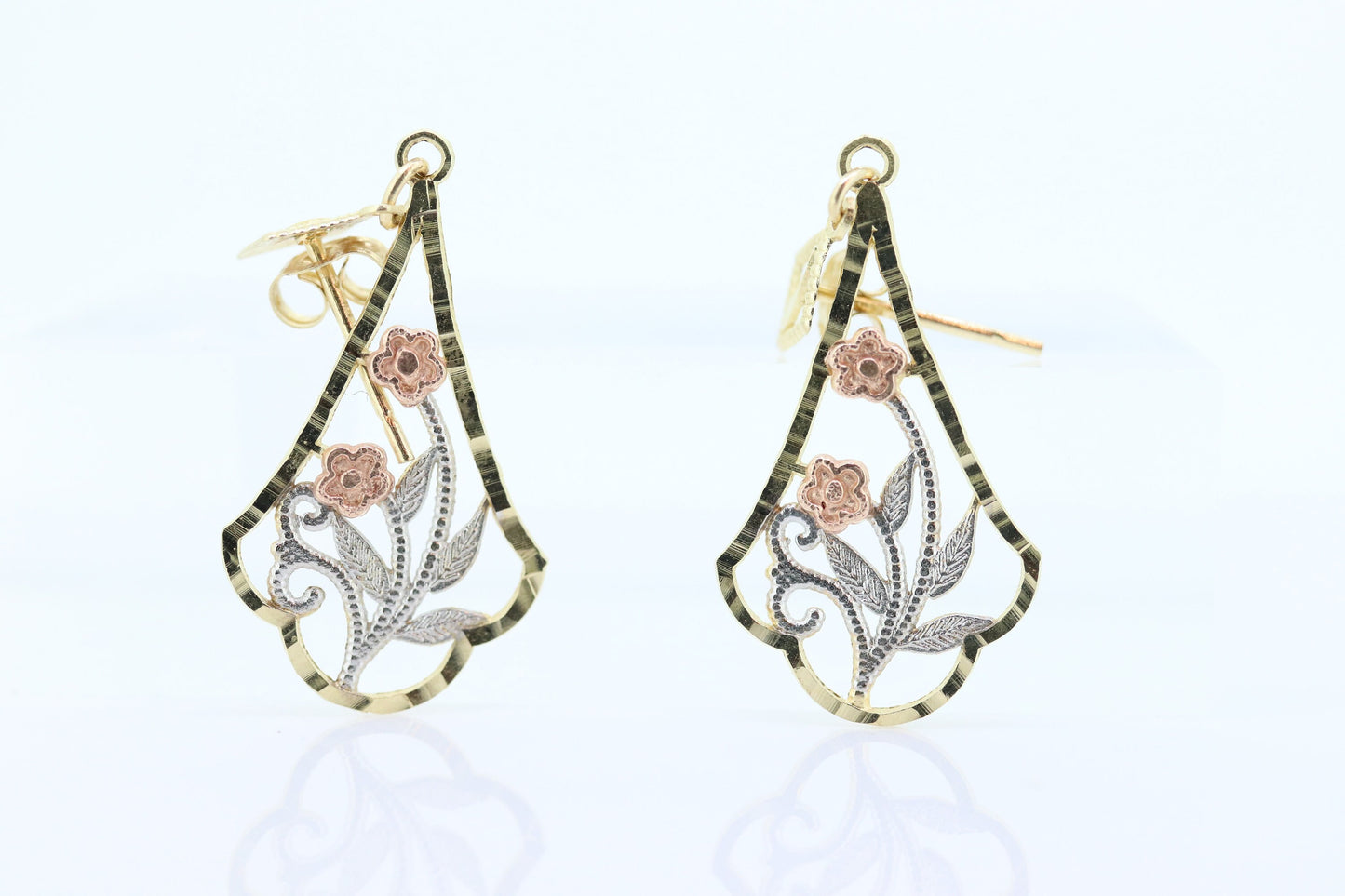 14k Gold Dangle Flower Filigree Earrings. 14k Yellow Flower chandelier earrings st(44)