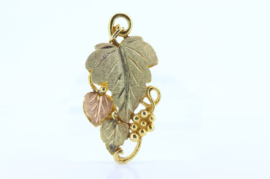 10k 12k Black Hills Gold Pendant. Black Hills Gold Vine Leaves Charm st(54/63)