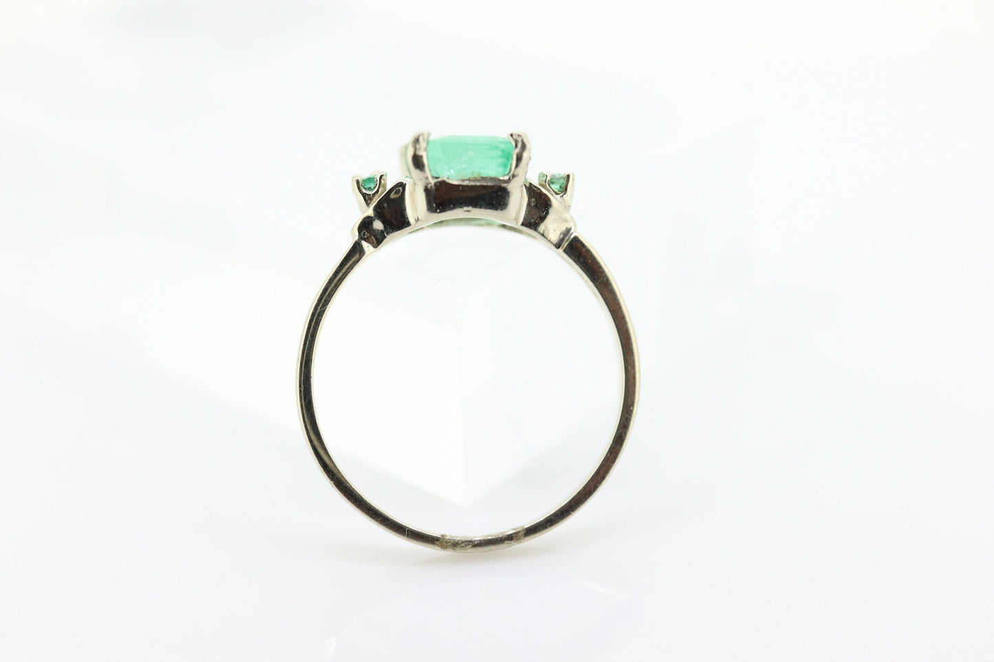 14k Natural Emerald White gold solitaire ring. Genuine Natural Emerald Ring with emerald accents. st(121)