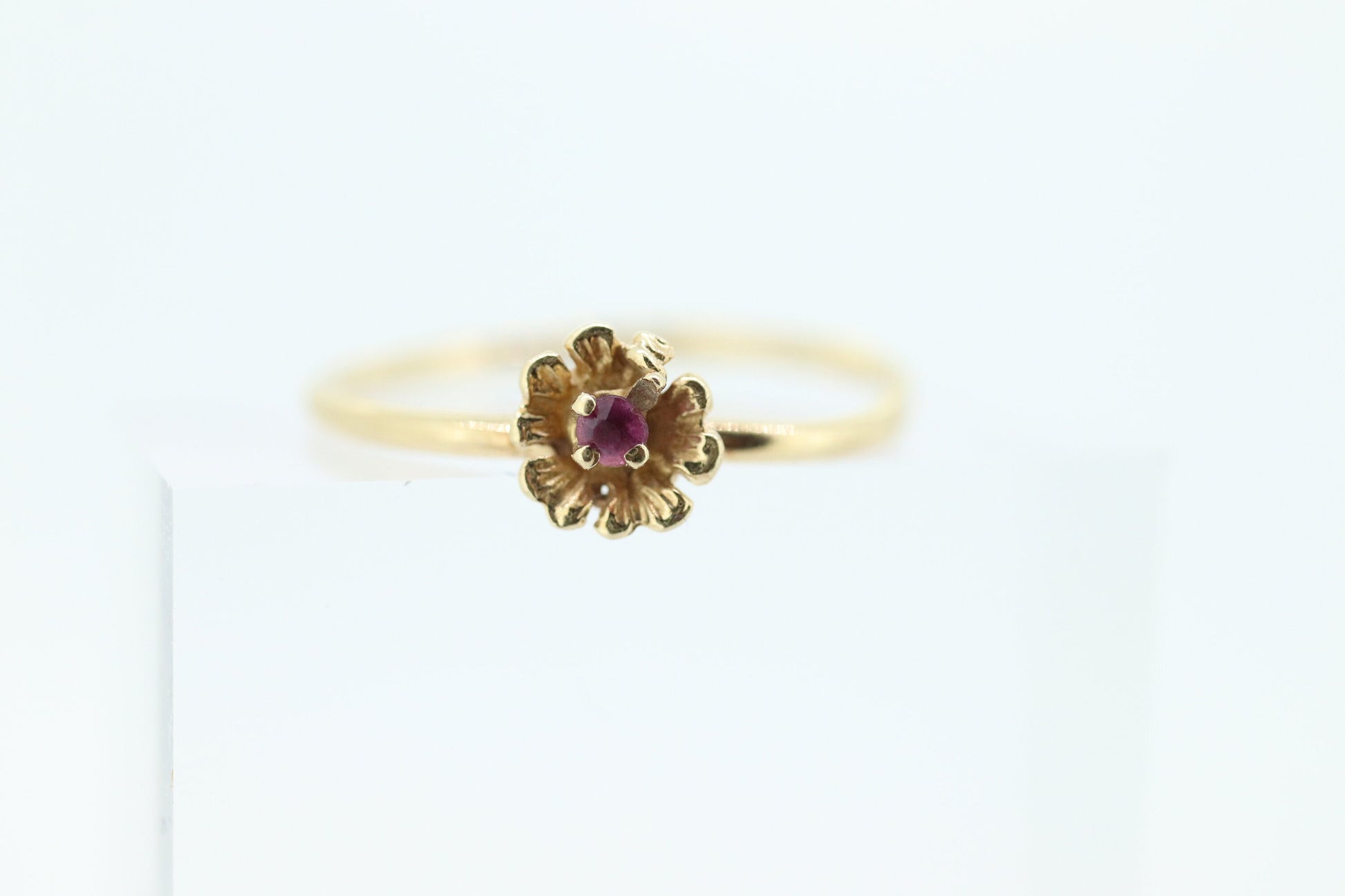 Flower Ruby Set dainty ring. Ring 14k Gold with tiny ruby. Flower Ring.Daisy flower ring. st(70)