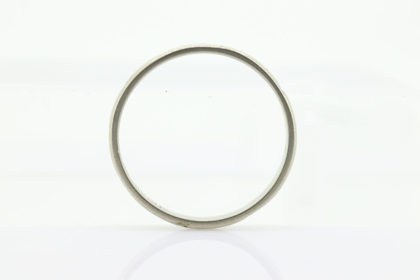 18k BELAIS Engraved Design Band. Belais tracks Ring. 18k ART DEco band thin embossed Engraved. st(69)