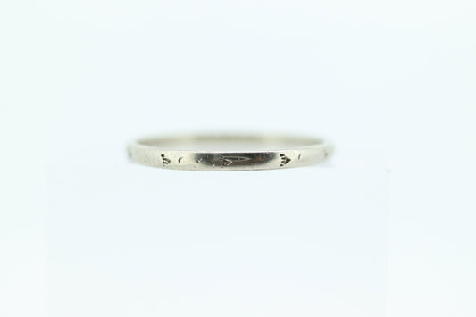18k BELAIS Engraved Design Band. Belais tracks Ring. 18k ART DEco band thin embossed Engraved. st(69)