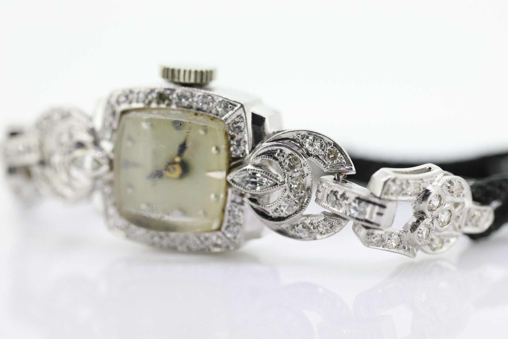 Hamilton watch. Hamilton Platinum and Diamond manual Ladies wristwatch. Platinum Diamond Cable Mechanical watch. st(425/50)