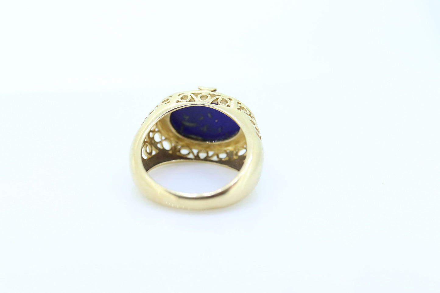 14k Blue Lapis Lazuli Ring. 14k Yellow Gold Lapis bezel set into Heart setting. Very unique. St(137/50)