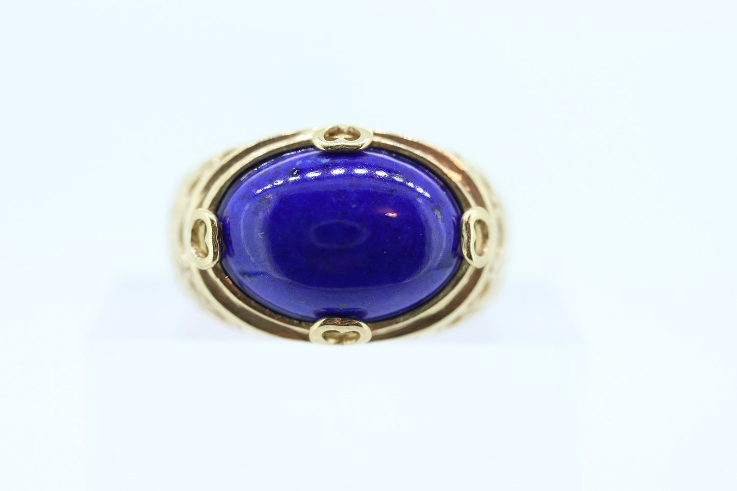 14k Blue Lapis Lazuli Ring. 14k Yellow Gold Lapis bezel set into Heart setting. Very unique. St(137/50)