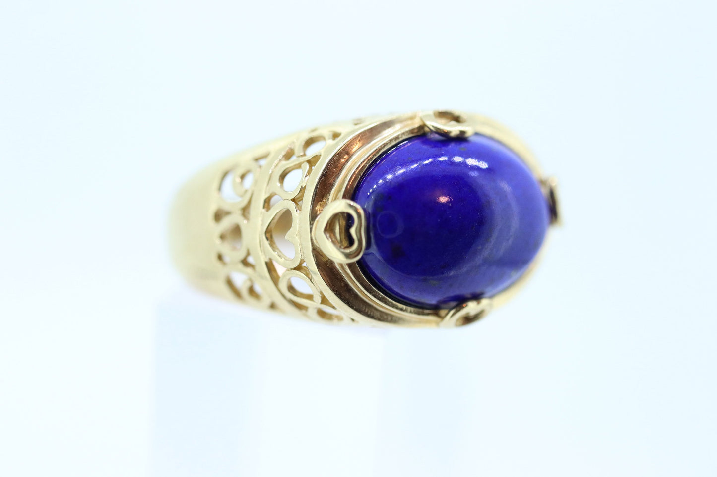 14k Blue Lapis Lazuli Ring. 14k Yellow Gold Lapis bezel set into Heart setting. Very unique. St(137/50)