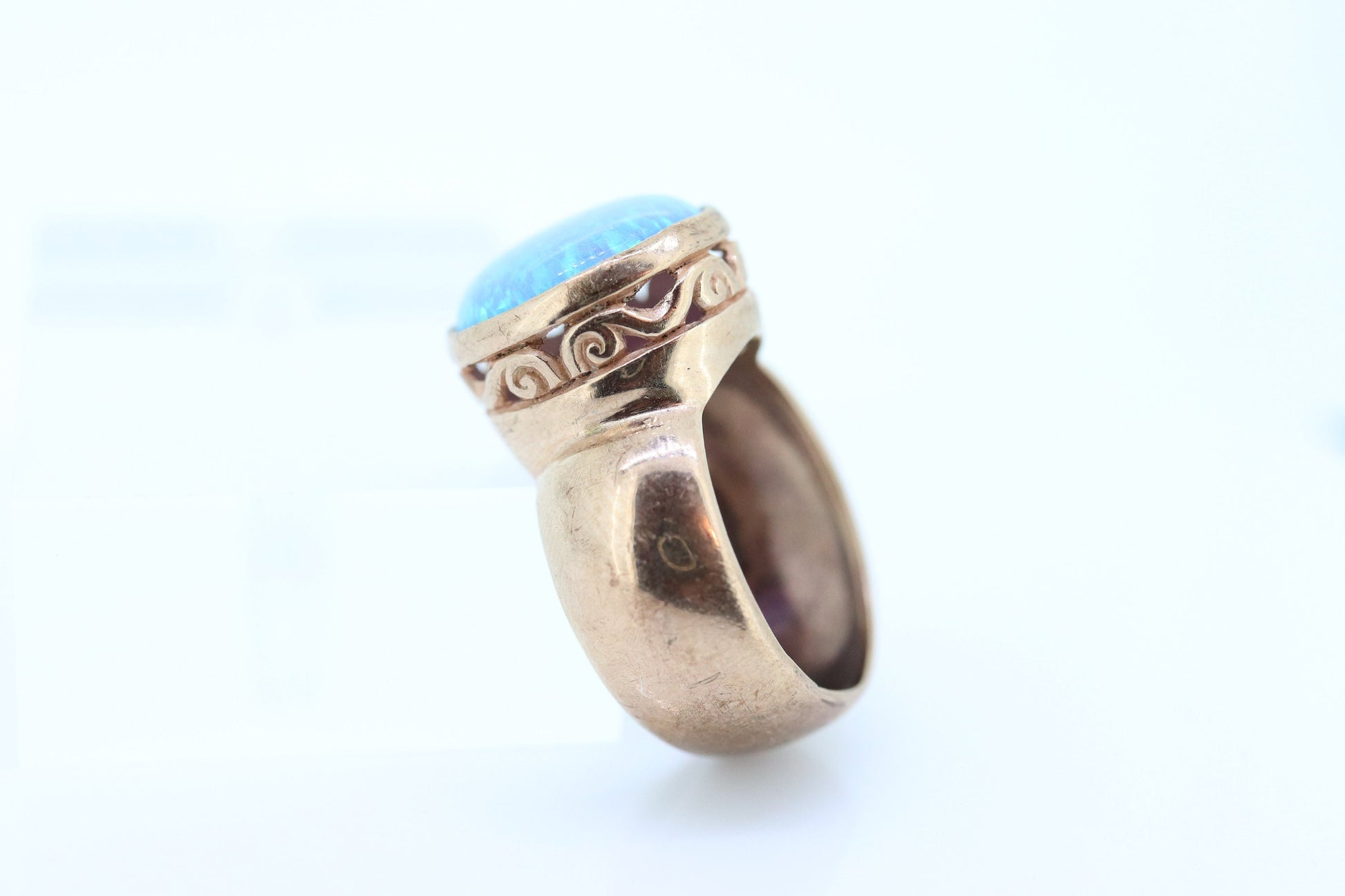 10k Large OPAL ring. 10k Rose Gold cabochon opal bezel set. Round Opal cabochon. st(109/11)