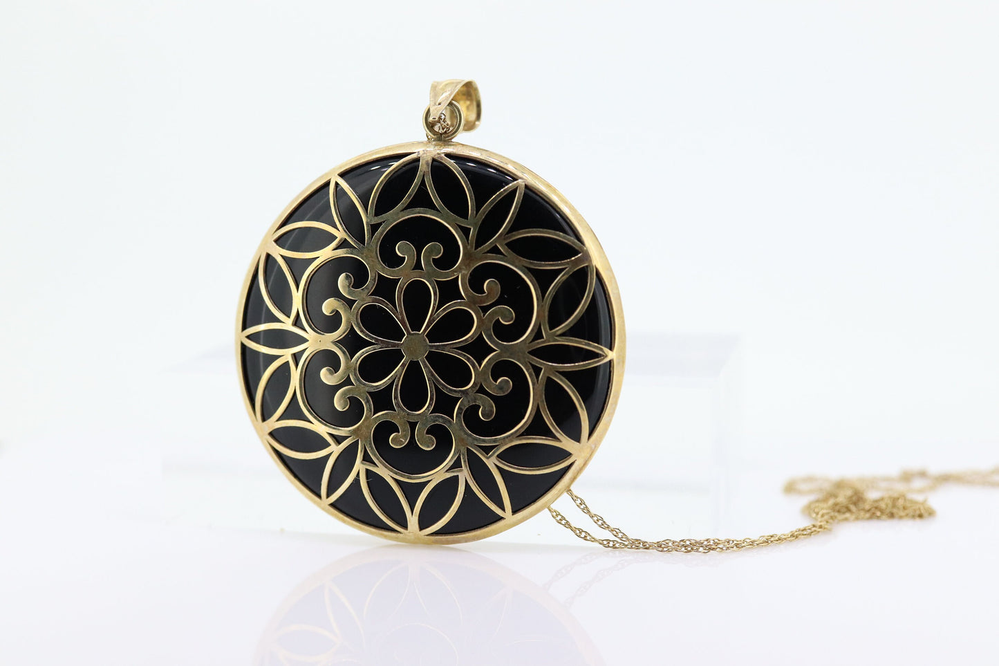 10k Filigree ONYX Pendant Medallion Necklace. 10k Gold Onyx Disk Floral Medallion Open Pendant. Round Disk Medallion Pendant. st(86)