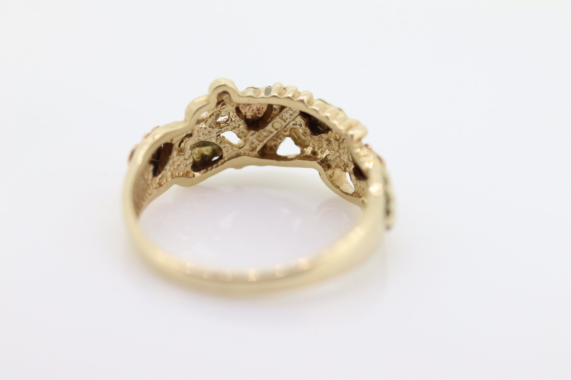 Black Hills Gold Ring. 10k Black Hills Gold wedding band. Vintage Black Hills gold. size 8 stock(115)