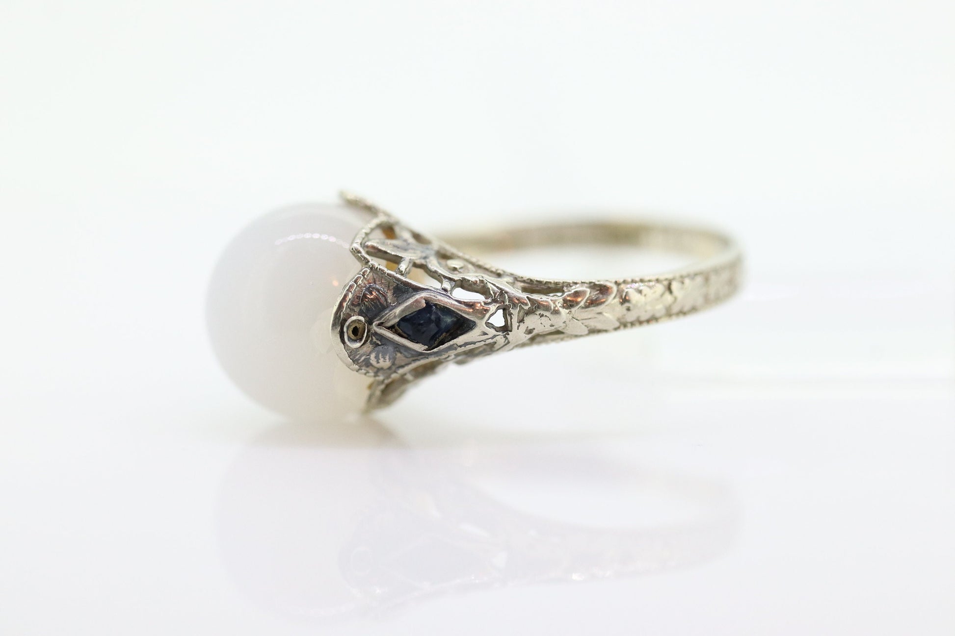 14k DELTAH MOONSTONE and Sapphire ring. White Gold Engraved with Sapphire and White Moonstone ORB sphere cabochon ring. st(30)