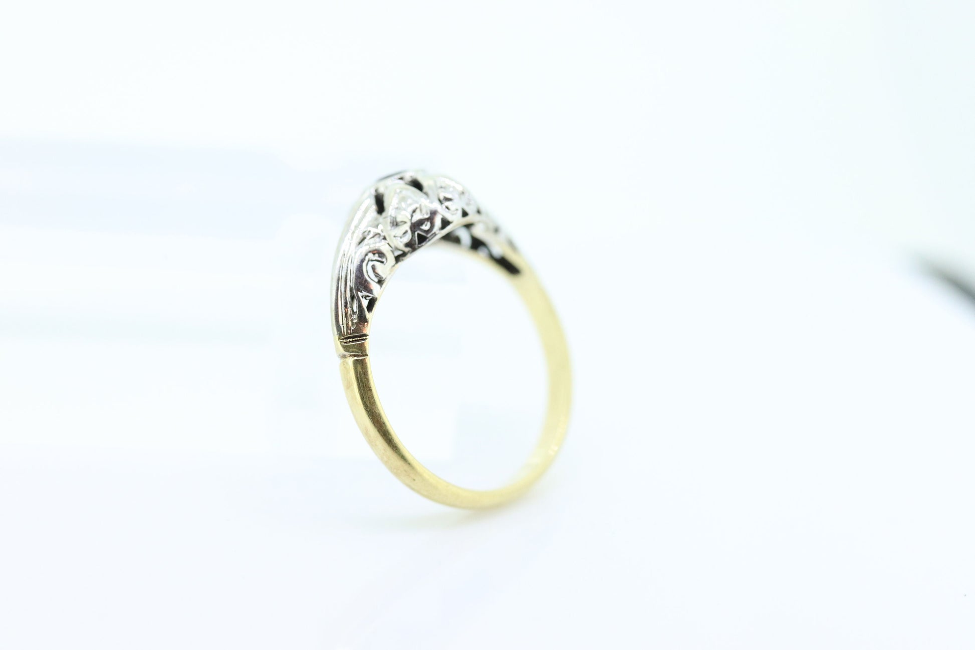 Art Deco Amethyst Ring. 18k White Gold Filigree Design. Engagement Ring from Art Deco 1920 Era. Statement band. February Stone