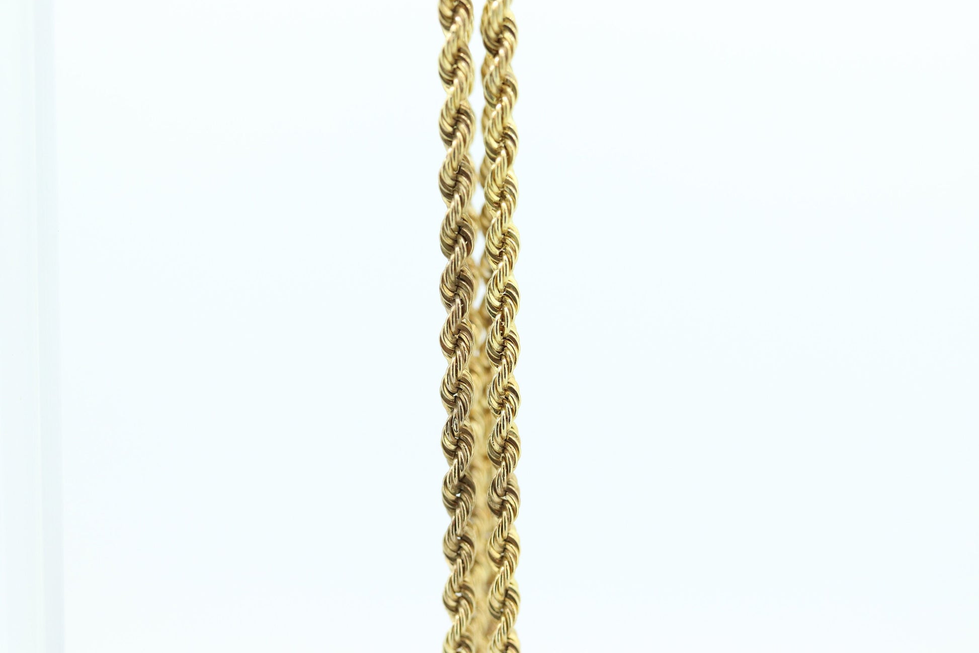 10k Rope Necklace. PERU 10k Hollow rope necklace. 20in 2mm wide st(50)