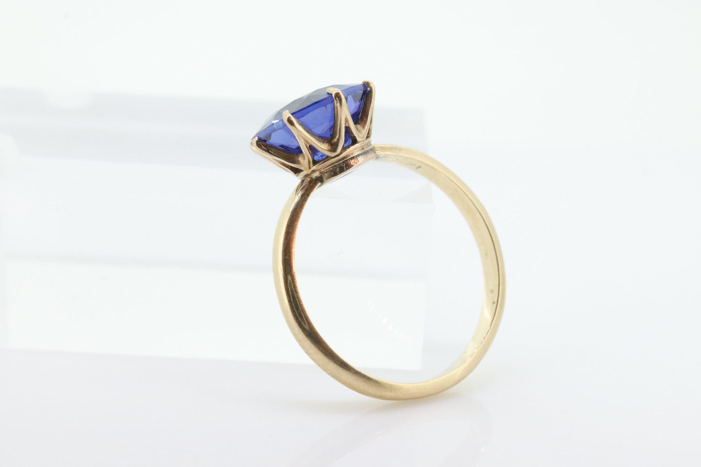 14k Iolite Art Deco ring. Princess crown Setting Round Iolite 1940s. Statement band. 14k White Gold Iolite. st(37)