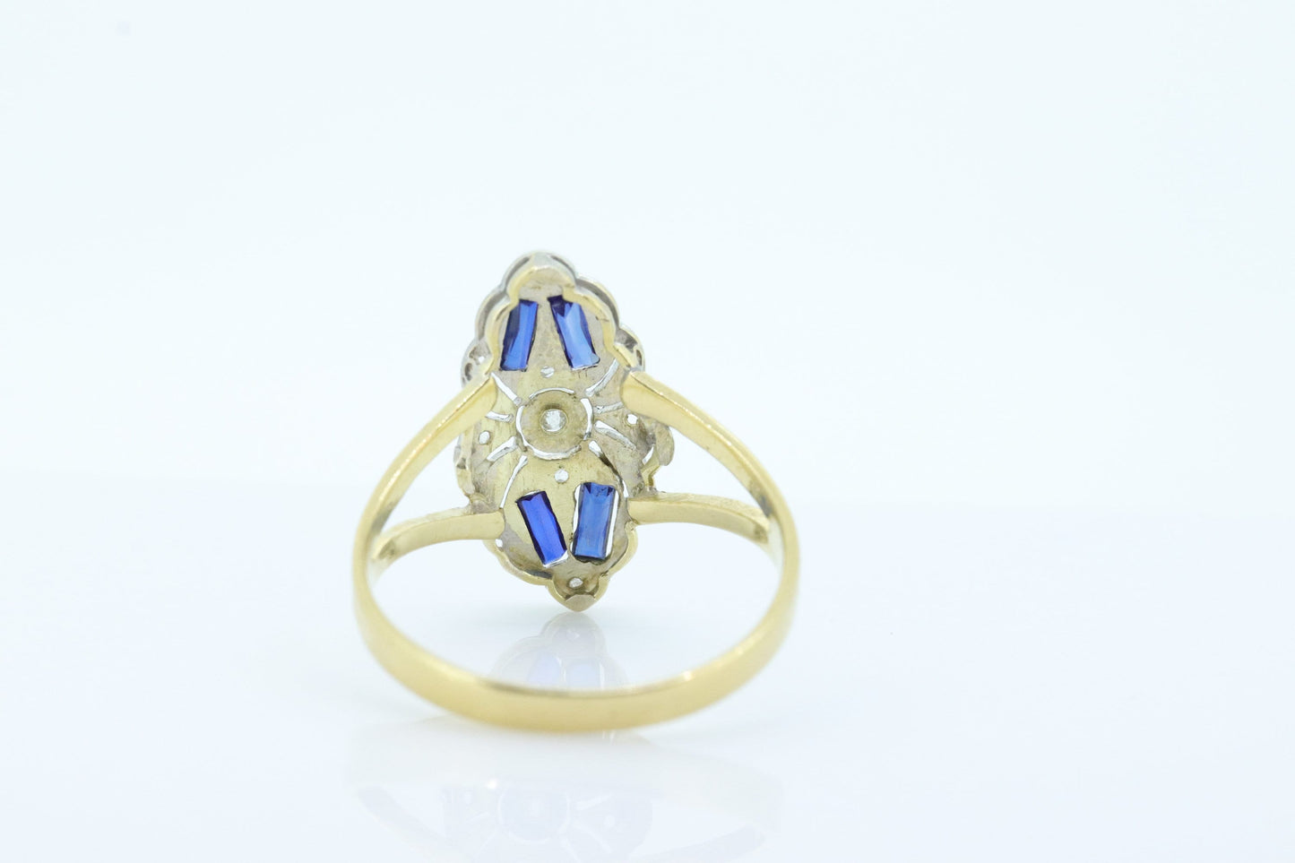 Shield Diamond Sapphire ring. 18k diamond and sapphire shield ring. 18k Art Deco diamond filigree signet ring. st(140)