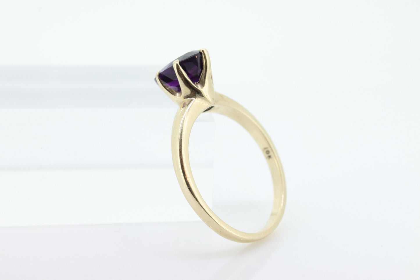 10k Amethyst Victorian ring. Crown Setting Oval Amethyst. Statement band. 10k Gold Amethyst. st(84)