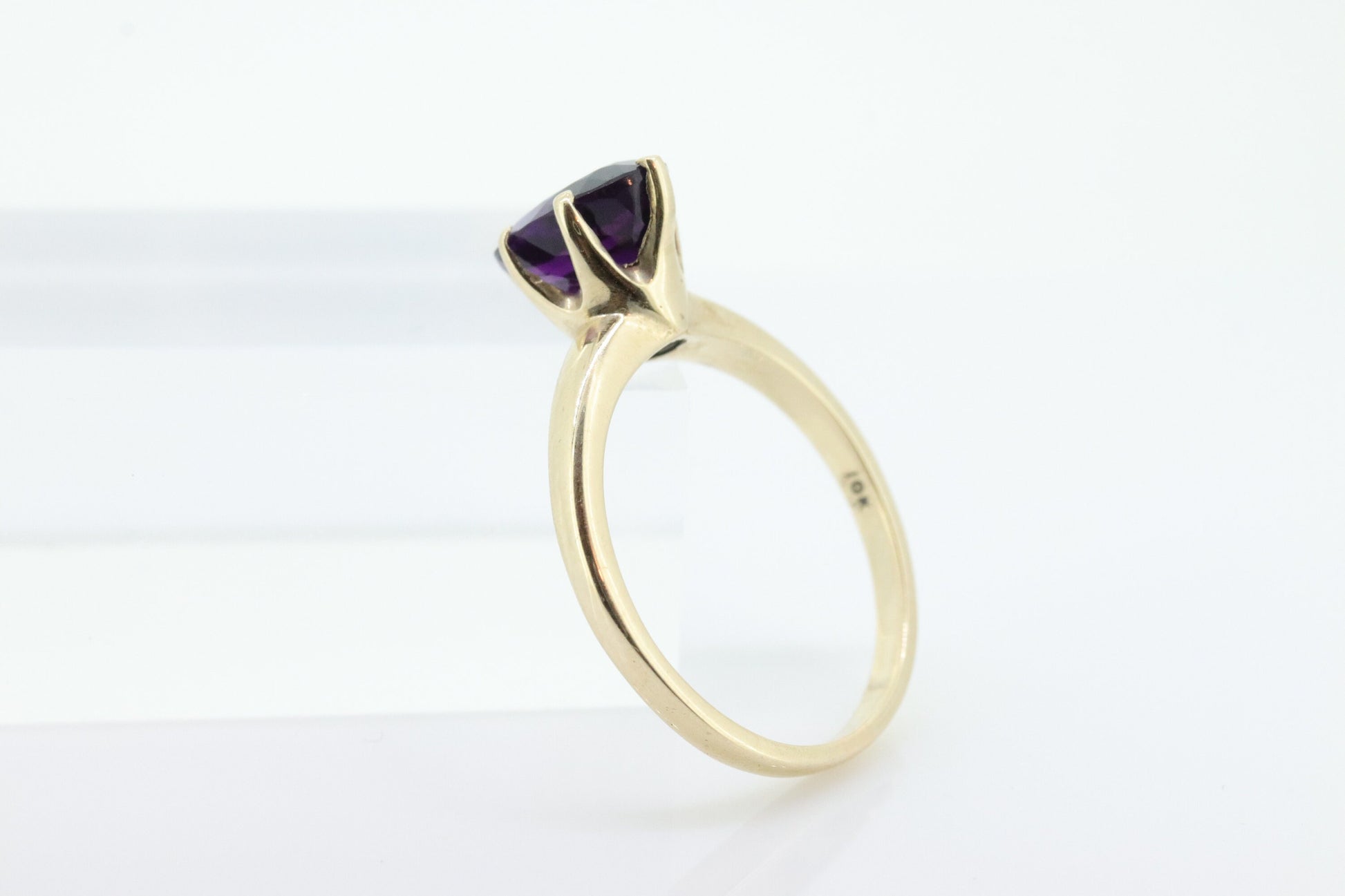 10k Amethyst Victorian ring. Crown Setting Oval Amethyst. Statement band. 10k Gold Amethyst. st(84)