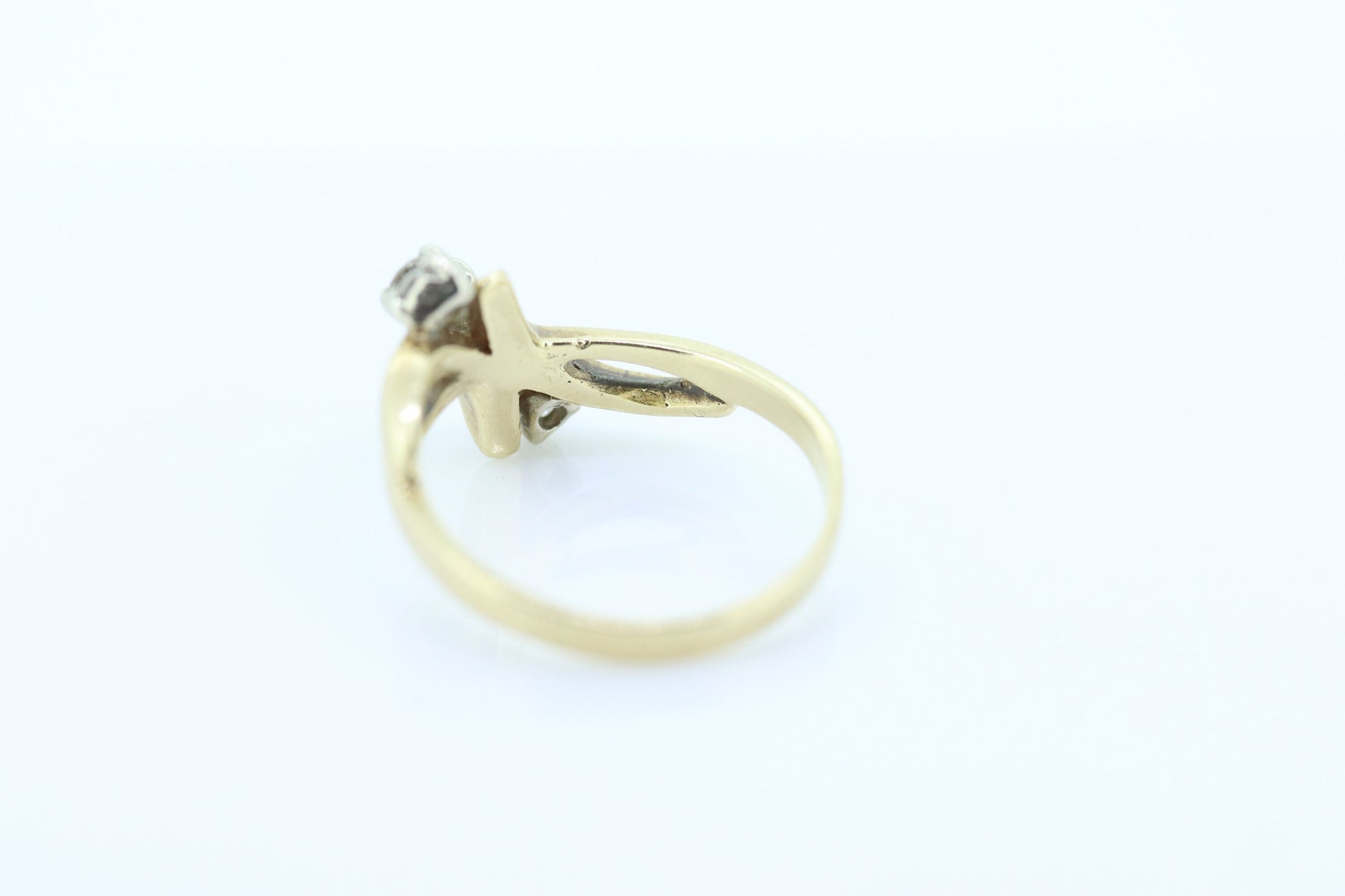 14K Bypass Diamond Ring. Total 0.48ctw Diamond Wave.  Stacked. Toi et moi band. Yellow Gold ring. Sz7.25 st(166/75)