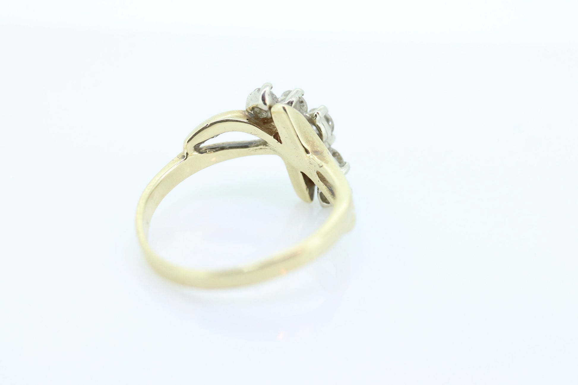 14K Bypass Diamond Ring. Total 0.48ctw Diamond Wave.  Stacked. Toi et moi band. Yellow Gold ring. Sz7.25 st(166/75)